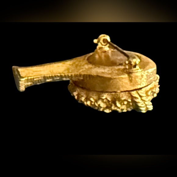 Vintage Sign Gold Tone Floral Basket Perfume Brooch Pin - Picture 8 of 10